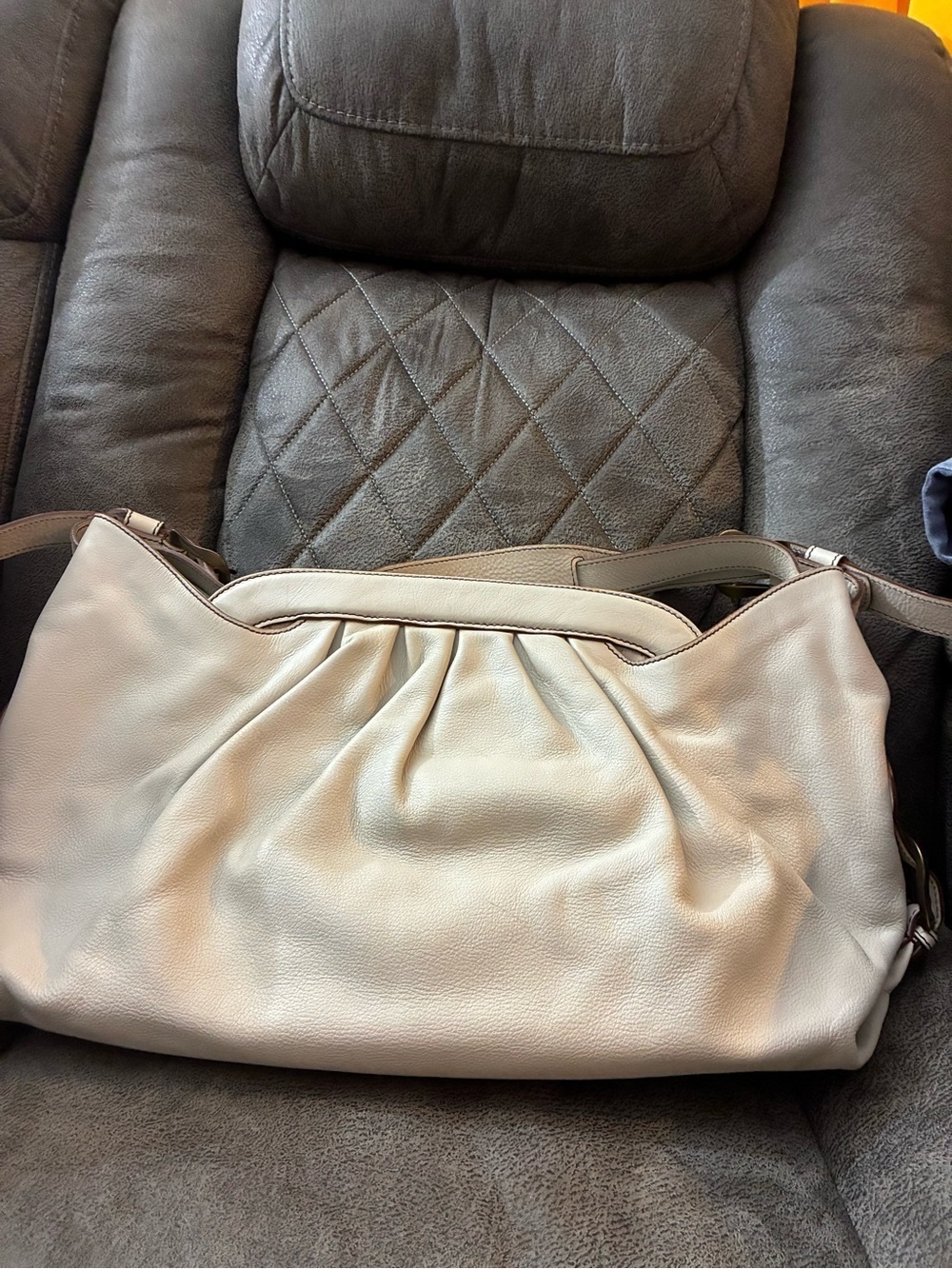 Authentic Fendi Women’s Soft Leather Shoulder Bag in Light Gray - Picture 1 of 10